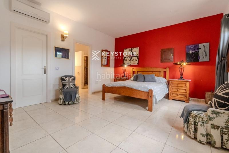 Foto 069bd9d0-9f2d-4405-b310-ac36be69a315. Rent chalet with parking pool in Jaume III Palma de Mallorca