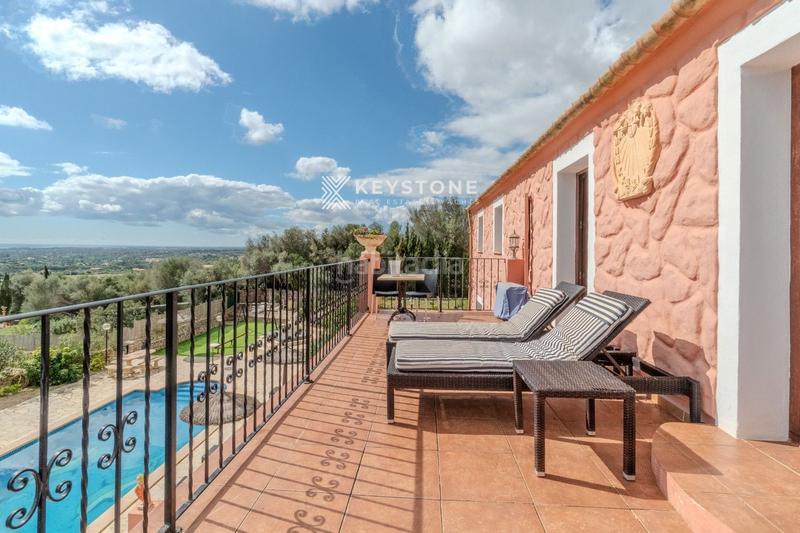 Foto b2ce9ef4-876e-4d8a-8c5a-cc533cf62cc9. Rent chalet with parking pool in Jaume III Palma de Mallorca