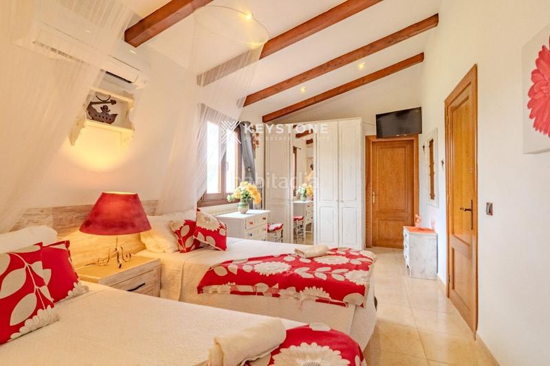 Foto da43ceba-c04d-46db-b8f6-9373c60f9b9c. Rent chalet with parking pool in Jaume III Palma de Mallorca