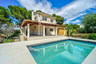Casa a Santa Ponça. Villa familiar luminosa cerca de port adriano en santa ponsa