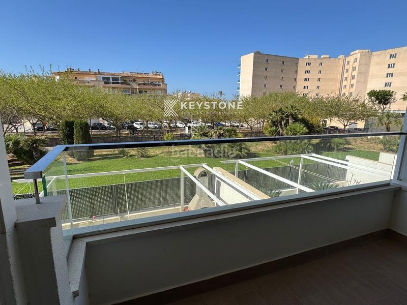 Foto 1fadb996-fe85-455e-983c-4d0df2ee7ea4. Alquiler piso bonito piso reformado con terraza y vistas parciales al mar en Can Pastilla en Palma de Mallorca