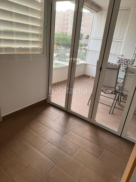 Foto 2ba0a215-5b67-4117-b5d8-c1a26ca636d1. Alquiler piso bonito piso reformado con terraza y vistas parciales al mar en Can Pastilla en Palma de Mallorca