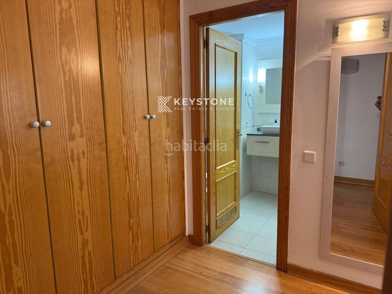 Foto 40210d5f-c688-4bc7-8a81-b6b6a2cb9a8e. Alquiler piso bonito piso reformado con terraza y vistas parciales al mar en Can Pastilla en Palma de Mallorca