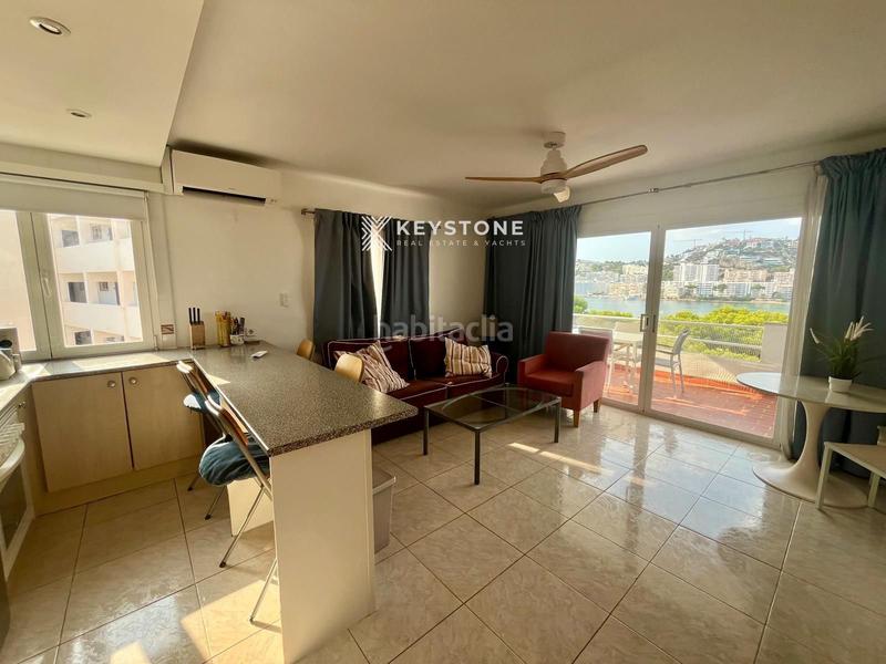 Foto 01cf8638-66ee-42c9-b38e-8fc21be8cf7d. Alquiler piso apartamento estiloso de 2 dormitorios con vistas al mar en Calvià