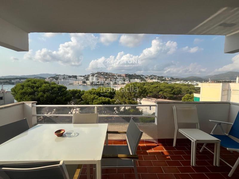 Foto bc9fc968-6ac2-4ce9-8c9f-34fb450fd001. Alquiler piso apartamento estiloso de 2 dormitorios con vistas al mar en Calvià