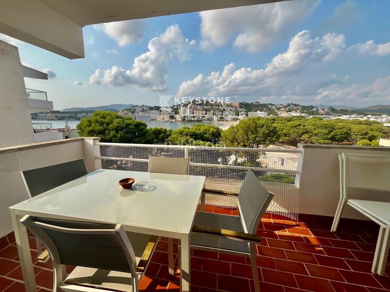 Foto f8ea4633-a1bd-4361-989e-757304a68825. Alquiler piso apartamento estiloso de 2 dormitorios con vistas al mar en Calvià