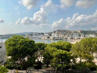 Lloguer Pis a Santa Ponça. Apartamento estiloso de 2 dormitorios con vistas al mar