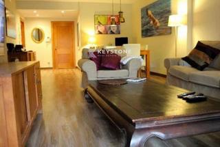 Miete Etagenwohnung  Calle tord, 1. Planta baja de lujo con jardín privado, piscina y garaje en resi