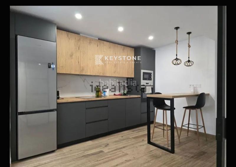 Foto 94f1f13a-5f56-4f67-8f83-9af1732fb5ee. Alquiler piso keystone alquila piso reformado en av. estación 1.400 en Alicante