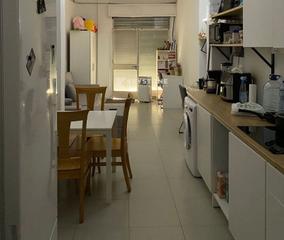 Pis  Riera general, 99. Keystone vende  local con opción a vivienda en palma  130.000