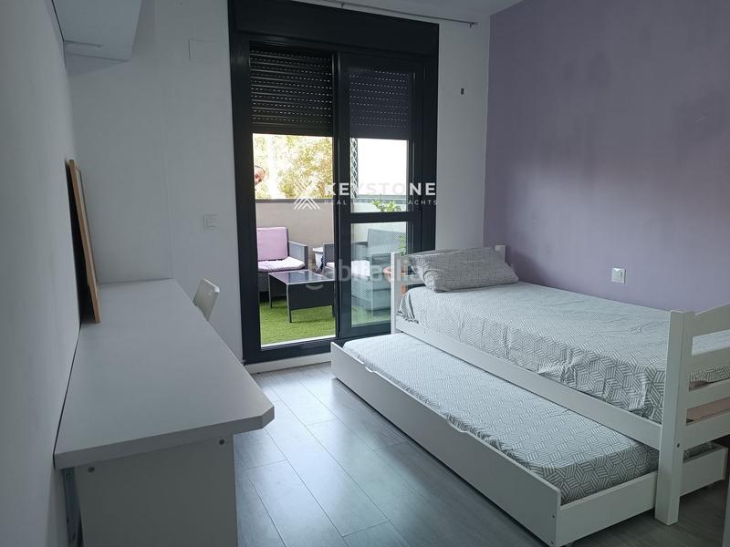 Foto 074725bb-2de3-495f-b92f-bcf63ee40c30. Alquiler piso keystone alquila piso en PAU 5 1850 en Alicante