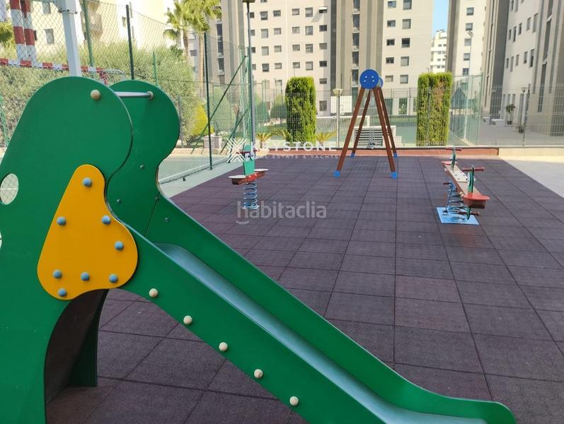 Foto 21453b75-7fbb-43d3-94da-aef5194aa740. Lloguer pis amb aparcament piscina a PAU 5 Alicante