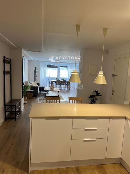 Foto 22c17659-a6e2-4a2d-8aef-fcd255c264f2. Alquiler piso keystone alquila exclusivo piso premium en av. maisonave amueblado, céntrico y elegante 1900 en Alicante