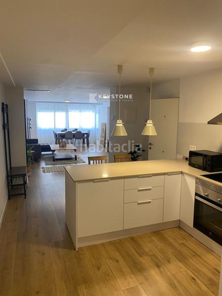 Foto bbc526d5-4014-4666-82a9-c3cacd675690. Alquiler piso keystone alquila exclusivo piso premium en av. maisonave amueblado, céntrico y elegante 1900 en Alicante