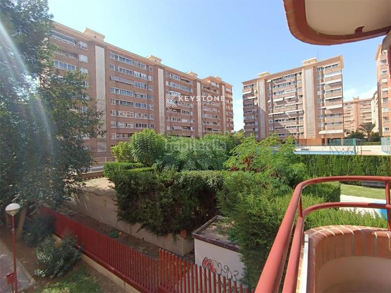 Foto 47c84c54-02ef-4cb1-8ae0-cc0f93d17a34. Alquiler piso keystone alquila piso 4 dormitorios 1200 en Alicante