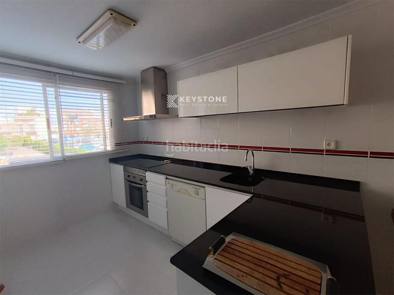 Foto 7c494193-e99c-40c4-8507-f412467351e8. Alquiler piso keystone alquila piso 4 dormitorios 1200 en Alicante