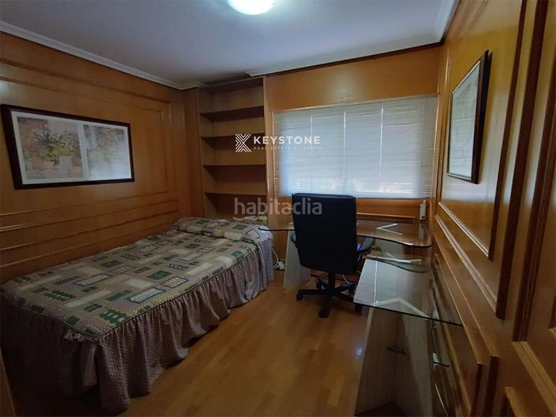 Foto 9d483d72-ceeb-4b51-885f-32ae2eecf602. Alquiler piso keystone alquila piso 4 dormitorios 1200 en Alicante