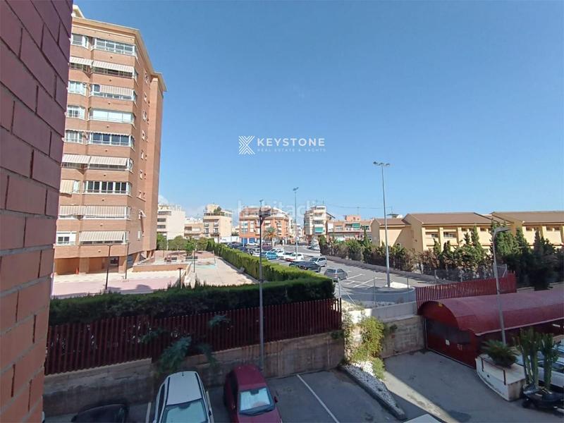 Foto faccf80d-6b19-4ef4-b0d9-bf192d185357. Alquiler piso keystone alquila piso 4 dormitorios 1200 en Alicante