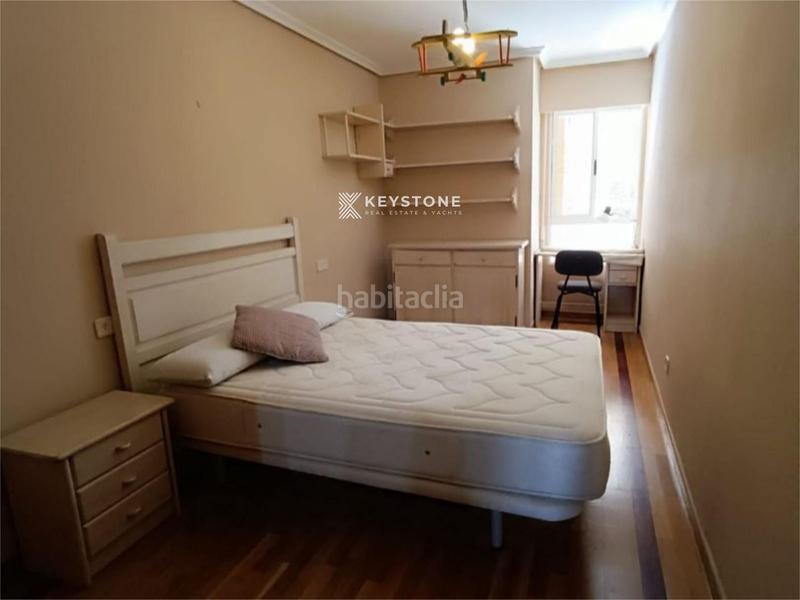 Foto 29749b2a-a72c-47cf-b492-c8d9bace23c7. Rent flat with pool in Palmeral Alicante