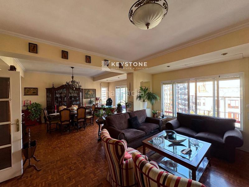 Foto be29f312-1d81-473e-bfa8-46804609f732. Flat with parking in Ensanche-Diputación Alicante