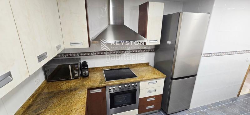 Foto 5cc72aca-5a21-4b1c-a05b-4d1e0d9a3bf2. Alquiler piso keystone alquila piso en urbanización con piscina 1800 en Alicante