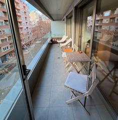 Lloguer Pis  Calle d'ausiàs march, 2. Excelente piso completamente amueblado, con mucha luz, situado e