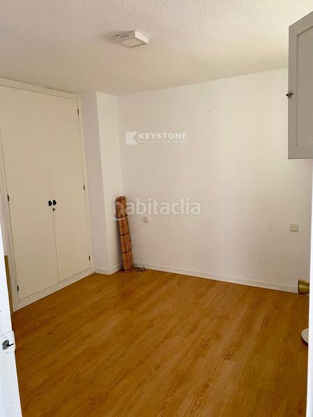 Foto c5abf0d0-e9df-40e9-b26f-54feae5f15f9. Alquiler piso keystone alquila piso 1000 en Albufereta Alicante