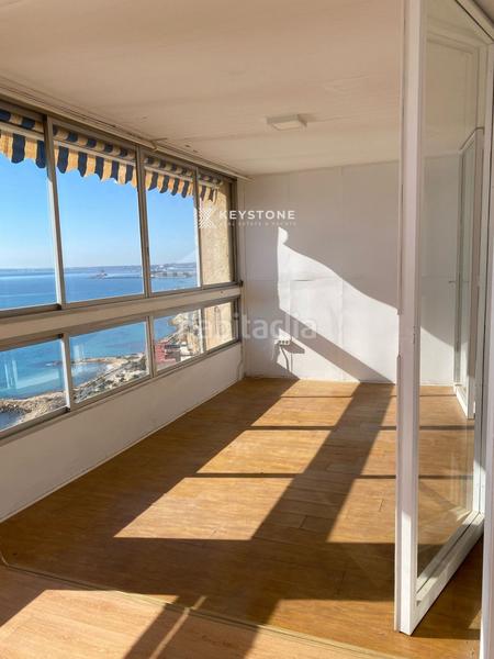 Foto ce25125c-cd89-43b1-9811-fb03f7733f5a. Alquiler piso keystone alquila piso 1000 en Albufereta Alicante