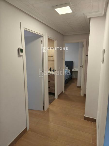 Foto f1a5d72e-8350-40da-b0bd-a4ad43a4a3d3. Alquiler piso keystone alquila apartamento 1100 en Torrevieja