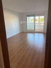 Rent Flat  Calle britania, 21. Keystone alquila  piso en san juan playa  1100