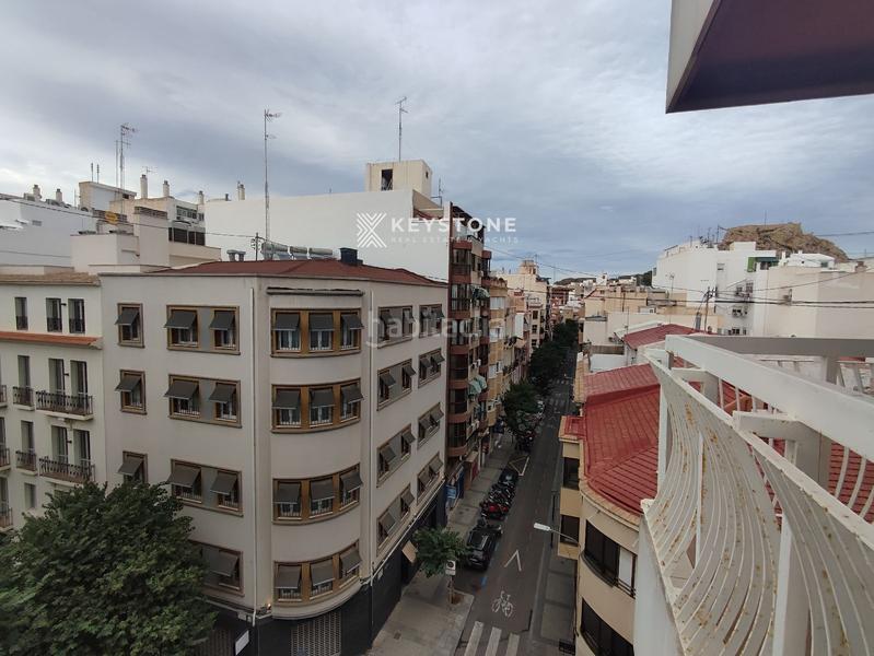 Foto 5ca821a3-7fe4-4bd4-9172-7bd1c66282e9. Appartamento con riscaldamento in Barrio del Centro Alicante