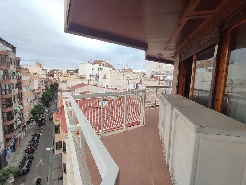 Foto dcdcf0a0-8396-4bde-b42a-72e4a989f57e. Appartamento con riscaldamento in Barrio del Centro Alicante