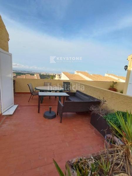 Foto 6795598b-8c65-41a1-9403-60c34b5bf13a. Miete reihenhaus mit heizung parking pool in Panorama-Sierramar Santa Pola