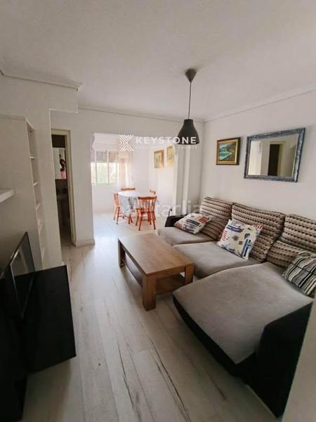 Foto 53c98a90-8243-4cdb-8f2c-deeb000be79c. Rent semi detached house with heating parking pool in Santa Pola