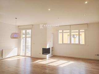 Rent Flat  Barrio camp d'en serralta. Piso luminoso de 3 dormitorios en camp den serralta cerca de jau