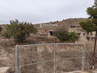 Landgut  N/a. Keystone vende  terreno en la solana  1.209 m