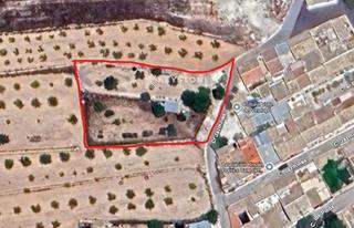 Landgut  N/a. Keystone vende  terreno en la solana  1.209 m