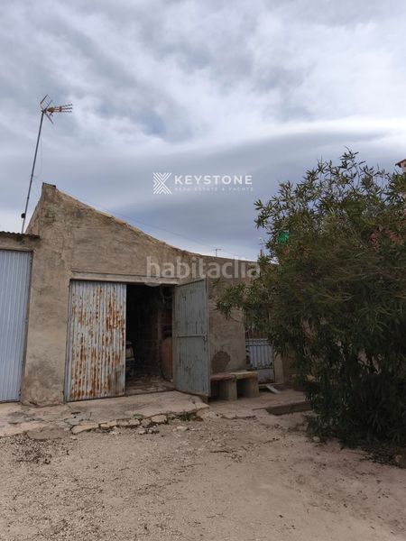 Foto b76537de-5d7b-4c22-9606-739968eb5814. Casa amb calefacció aparcament a Algueña