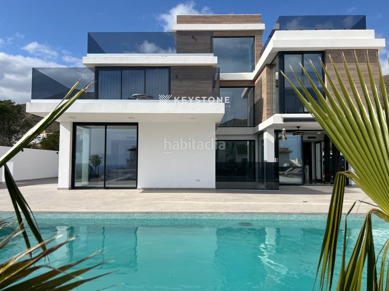 Foto 0cd62b92-a2d5-4984-b2e3-e728c2606de8. Casa amb calefacció aparcament piscina a Golf Bahía Finestrat