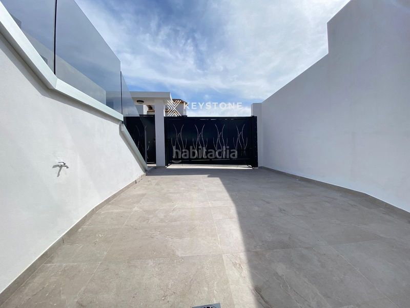 Foto 1a1d9e21-4785-4ce1-afaa-9732a0214f42. Casa amb calefacció aparcament piscina a Golf Bahía Finestrat