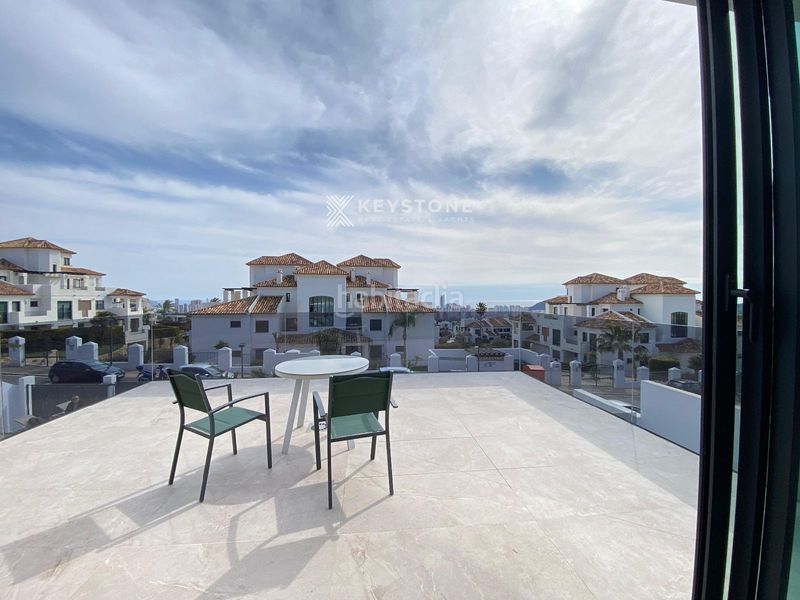 Foto 80aa17aa-f984-422d-88af-7c44824c85b0. Casa amb calefacció aparcament piscina a Golf Bahía Finestrat
