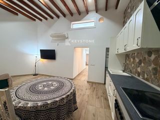 Pis  Joan bauza. Piso en venta en palma con techo libre y gran potencial en pere