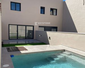 Miete Chalet  Barrio son ferriol. Keystone alquila  adosado nuevo son ferriol  2500