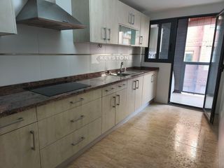 Rent Flat  Calle del tucuman, 17. Keystone alquila  piso en maestro marqués  1100