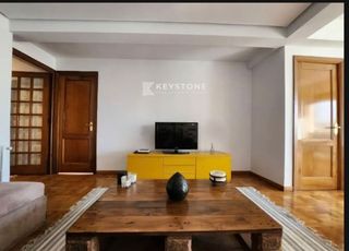 Rent Penthouse  Calle de mont lueri,. Se alquila vivienda situada en una cuarta planta sin ascensor.