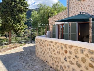Rent House  Calle patró palmer, 19. Keystone alquila  casa en estellencs  2300