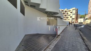 Lloguer Aparcament cotxe  N/a. Alquiler de 2 plazas de parking cubierto en el terreno con mando