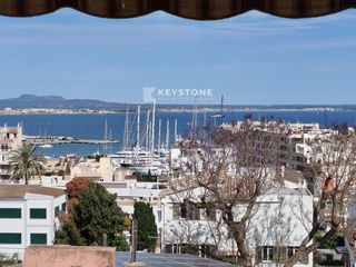 Lloguer Àtic  N/a. Amplio piso renovado con vistas a la bahía de palma, parking y t