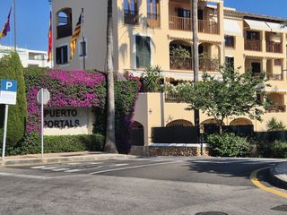 Location Appartement  Calle benito jerónimo feijóo. Elegante piso reformado con terraza, parking y vistas despejadas
