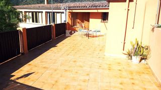 Lloguer Pis  Carrer de na beltrana. Segunda planta con gran terraza y vistas al campo en puigpunyent